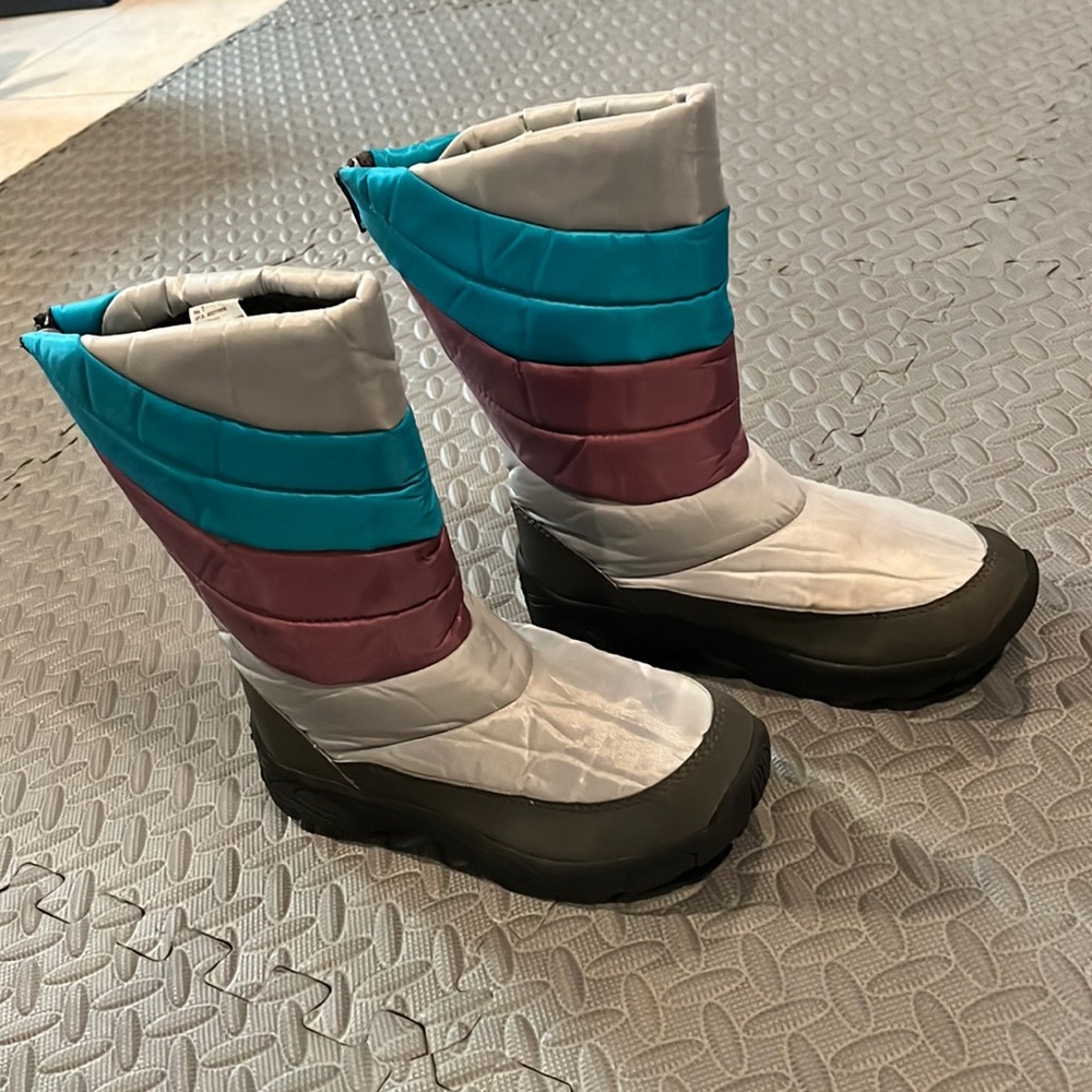 Pillar edge boots